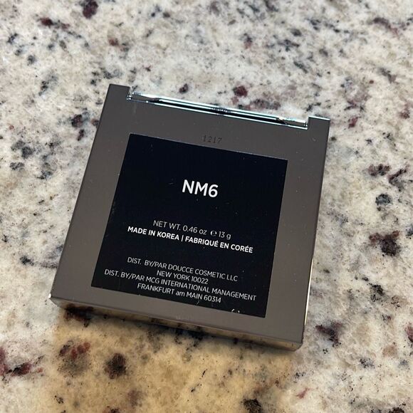 Caché Crème Powder Foundation By Doucce NM6 New No Box - Picture 5 of 5